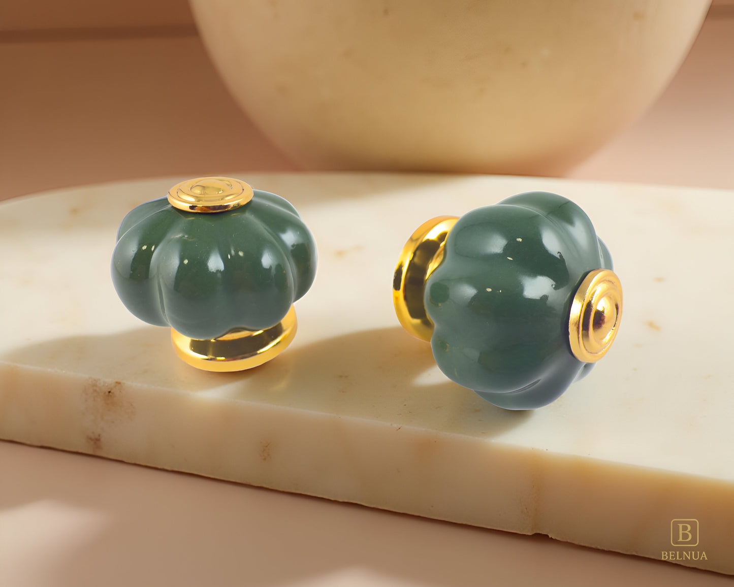 TAVIRA Knob – Dark Green Porcelain with Bright Gold Base