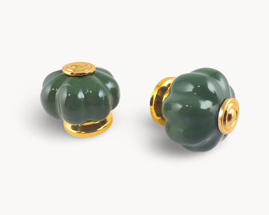 Belnua - Delicate Tavira dark green porcelain knob with gold base hero image