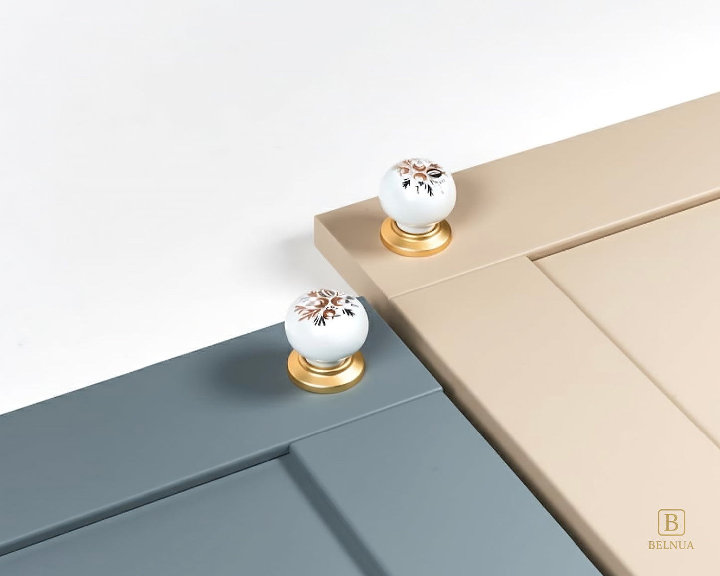 ZERRA Knob – Matte Gold with White Porcelain Insert (Golden Arch Bloom)