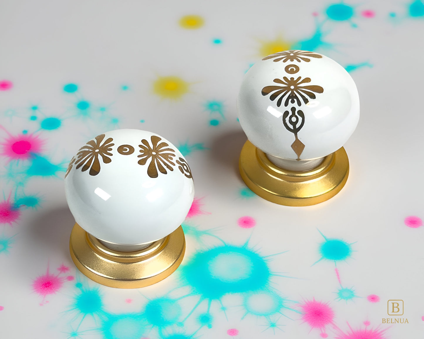ZERRA Knob – Matte Gold with White Porcelain Insert (Golden Blossom Motif)
