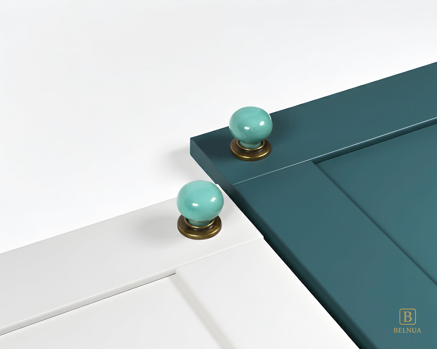 Porcelain white and teal cabinet with turquoise knobs with brass base from Zerra colelction | Belnua